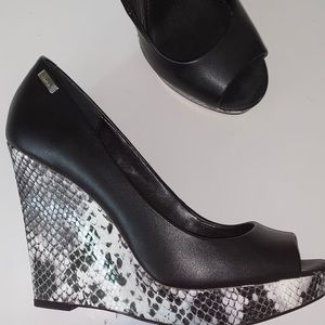 calvin klein 4 1/2 inch heels snakeskin